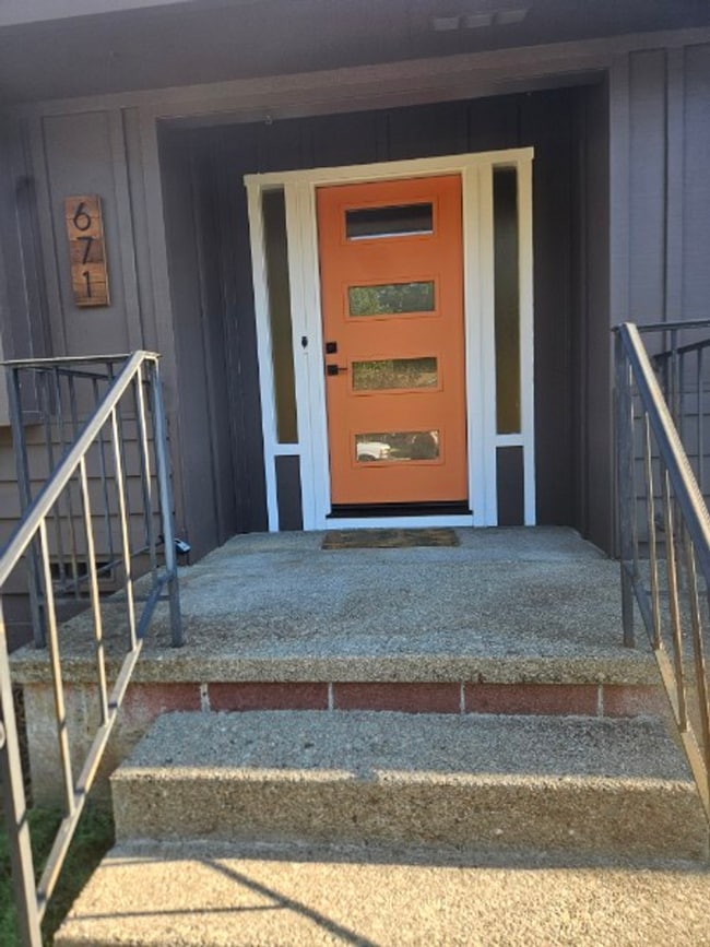 Building Photo - Available Now in Lakeport