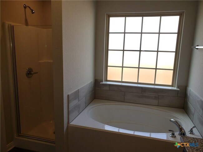 Building Photo - 1909 Euclid Dr