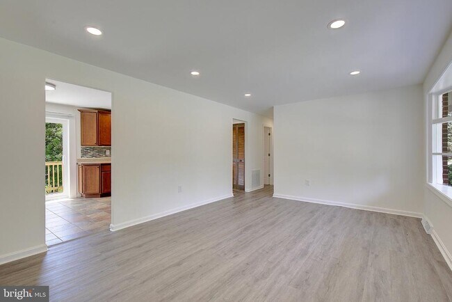 Building Photo - 6417 Kaine Dr