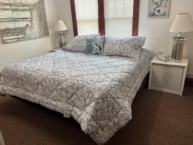 Building Photo - 2119 Lasalle St