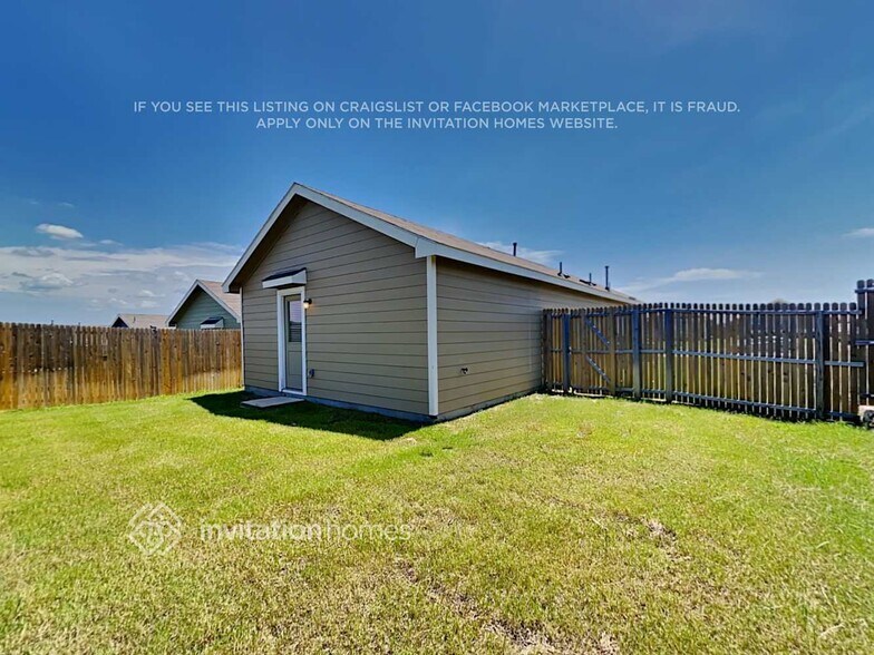 Building Photo - 3205 Crestone Dr