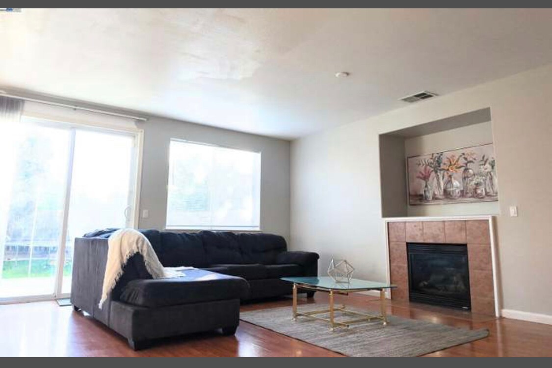 Building Photo - 5247 Agapanthus Ct