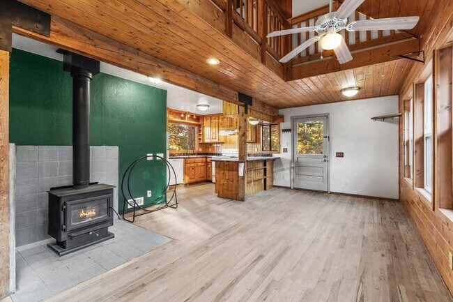 Building Photo - Florissant Home