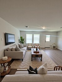 Building Photo - 25431 Birch Hl Dr