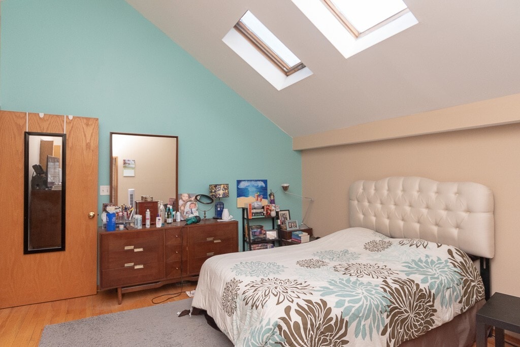 Building Photo - 1307 N Greenview Ave