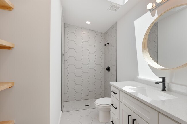 Building Photo - 29 Masters Dr