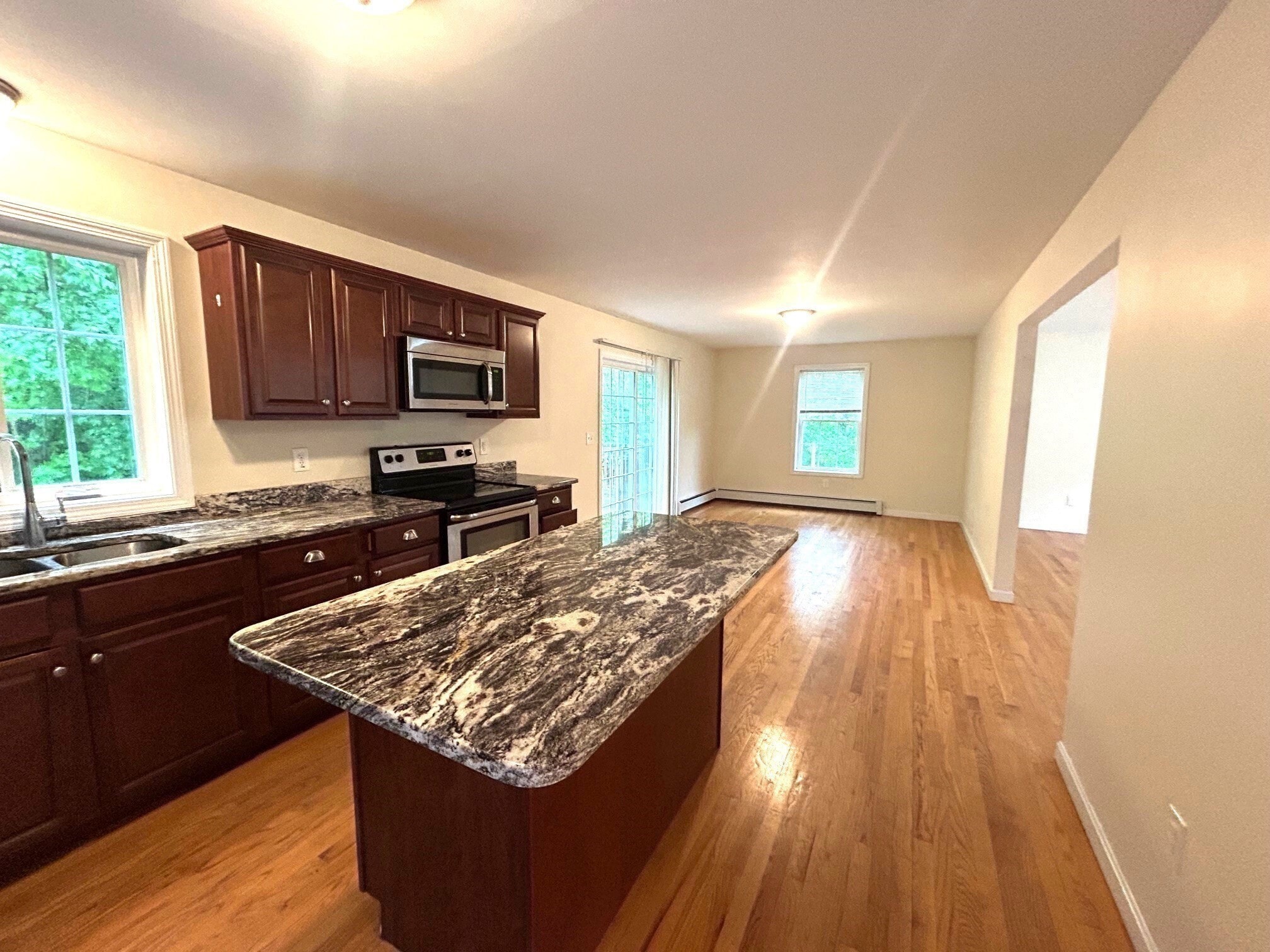 Kitchen/dining - 50 Top St