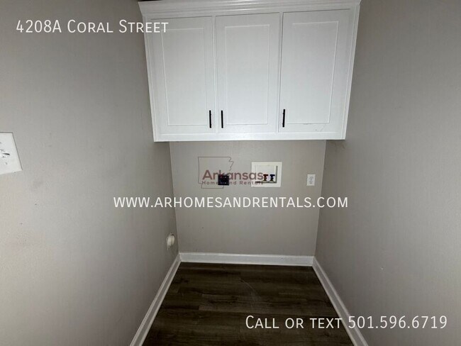 Building Photo - 4208 Coral St