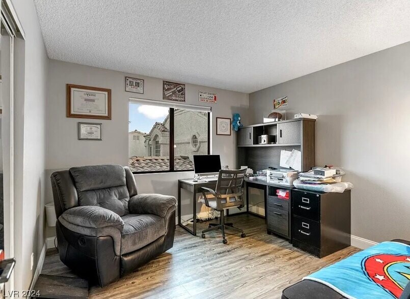 Second bedroom - 2801 Willow Wind Ct