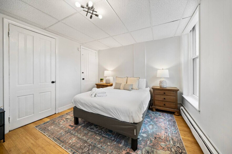 Building Photo - 242 Mccormick Pl