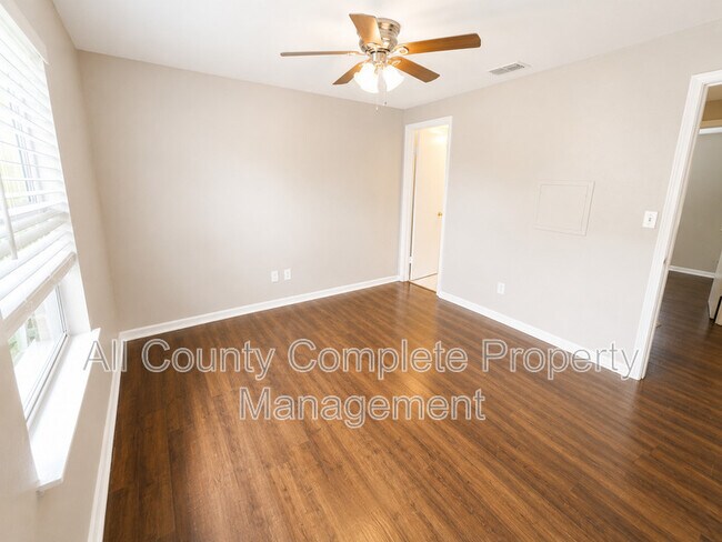 Building Photo - 10881 Key Coral Dr