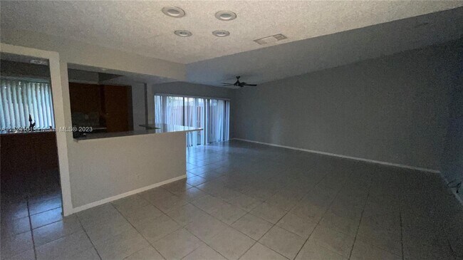 Building Photo - 980 NW 79th Terrace