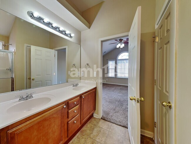 Building Photo - 2630 Gatewater Ct