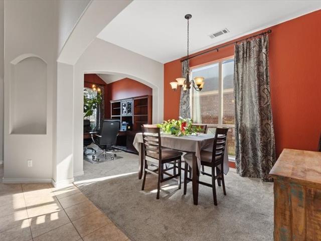 Building Photo - 654 Plum Dr