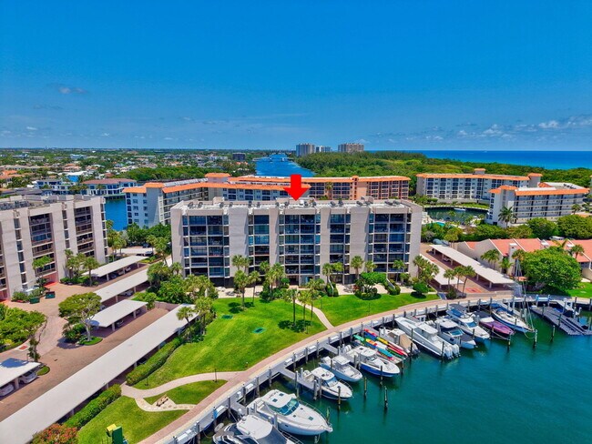 Building Photo - 2707 N Ocean Blvd