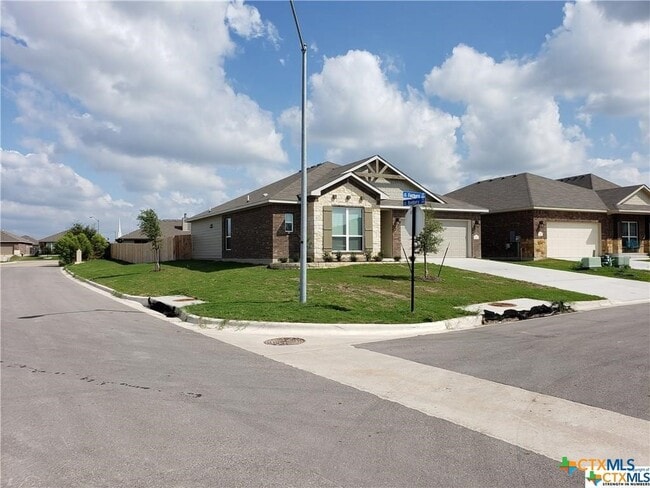 Building Photo - 6127 Fairburn