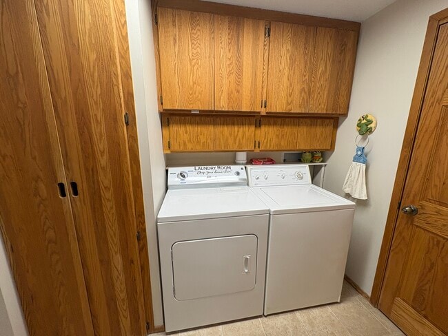 Building Photo - 391 N Somers Rd