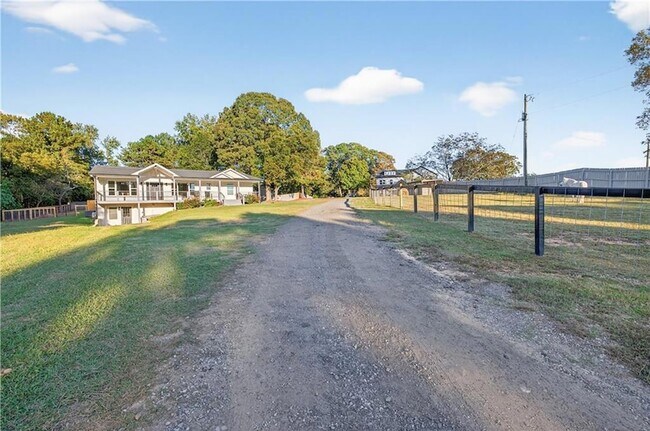 Building Photo - 1324 Ace Mcmillian Rd