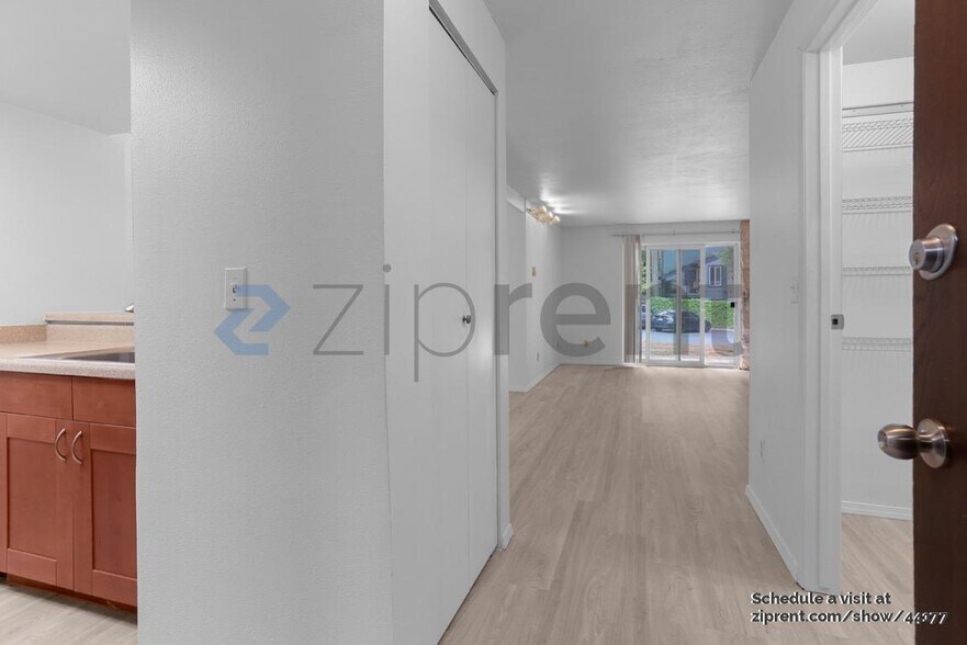 Building Photo - 14450 NE 31st St