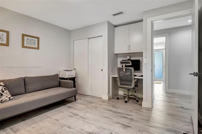 Building Photo - 12895 SW 75th Ave