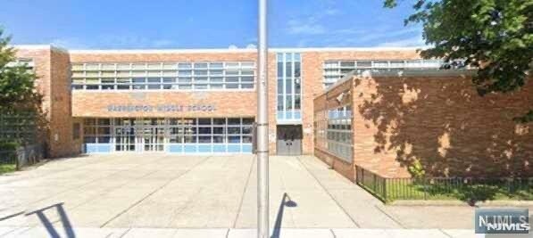 Building Photo - 44 Washington St