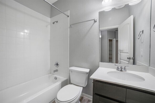 Building Photo - 925 Centerra Hills Cir