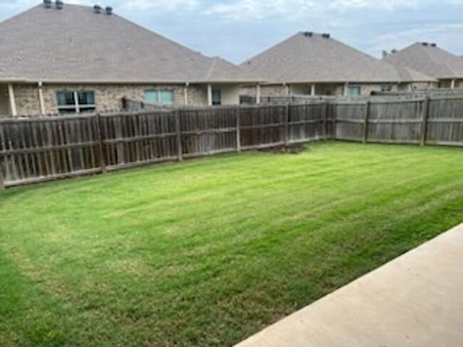 Building Photo - 3915 Mobley Cir