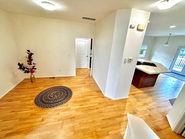 Building Photo - Spacious 4-Bedroom Home with Modern Comforts in Spanaway, WA