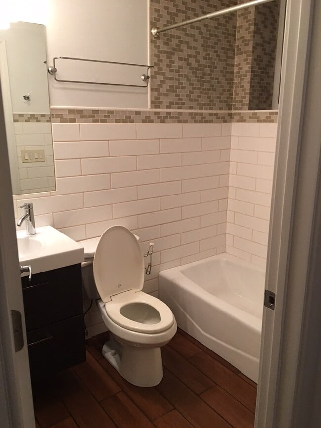 Bathroom - 19 E Division St