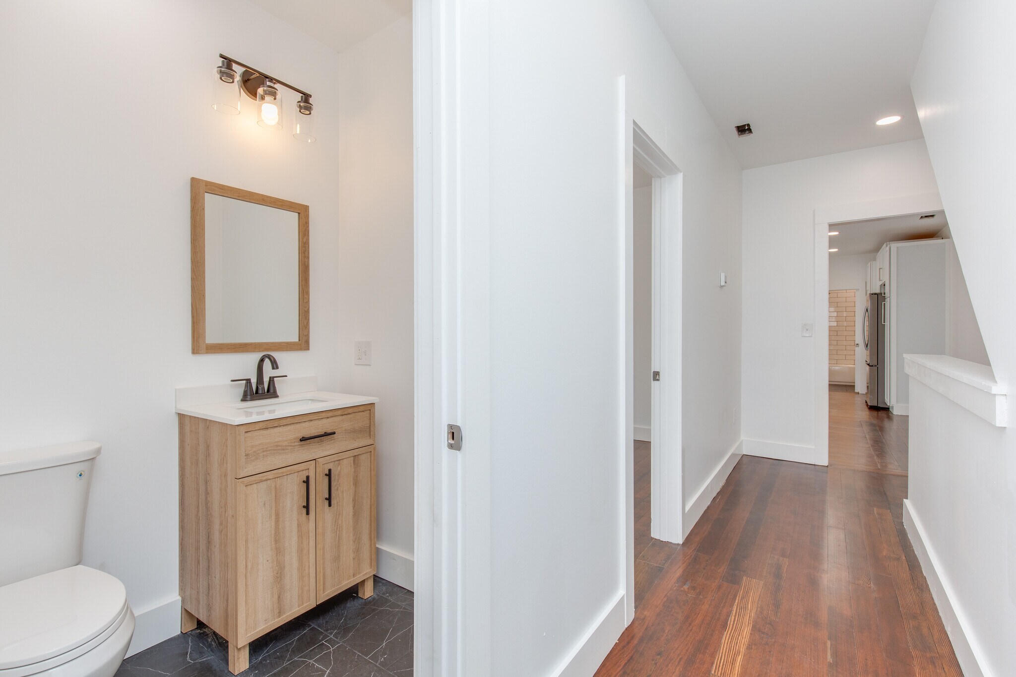 Building Photo - 10 Stark St