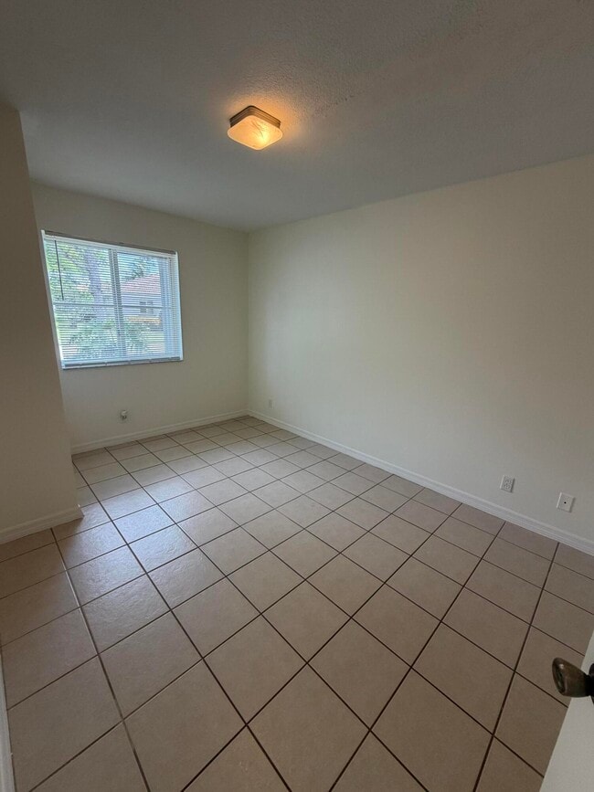 Building Photo - 11289 SW 18th Ct