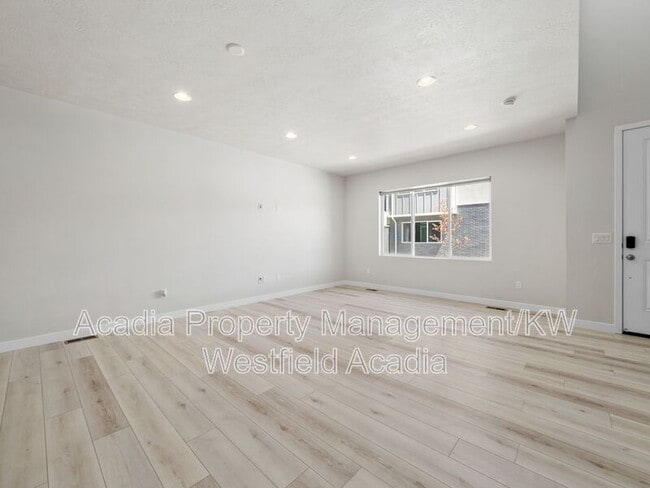 Building Photo - 15083 S Reins Wy