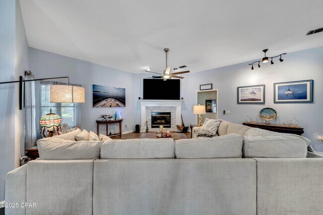 Building Photo - 625 Amberjack Dr