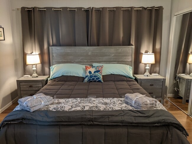 Building Photo - 181 Pine Grove Ln