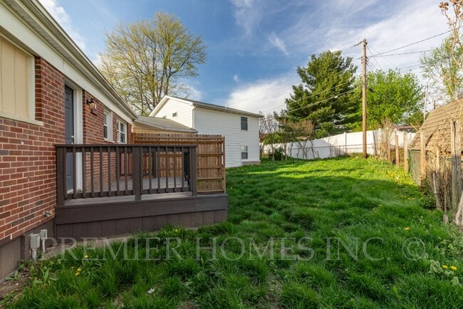 Building Photo - 3812 Root Ave NE