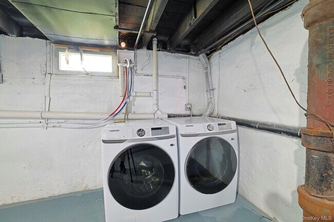 Building Photo - 100 Academy Ave