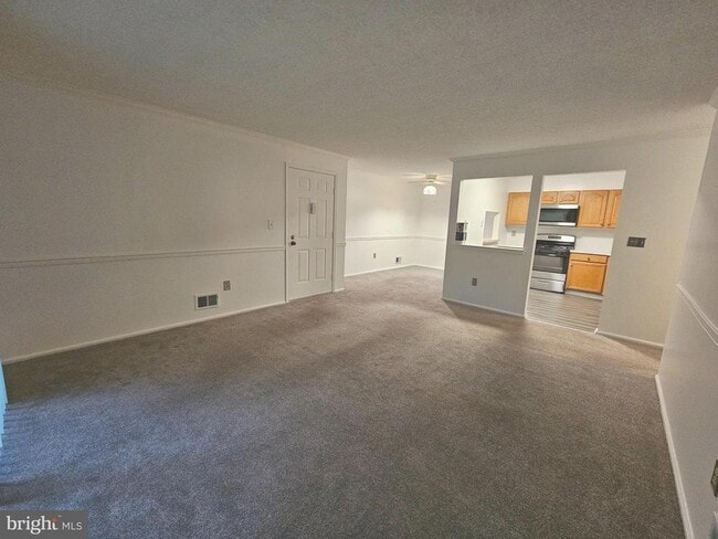 Building Photo - 48 Juniper Way