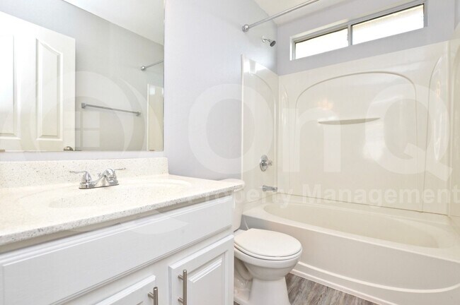 Building Photo - 1543 S Longspur Ln
