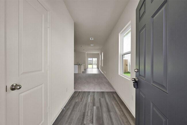 Building Photo - 583 Firemoon St