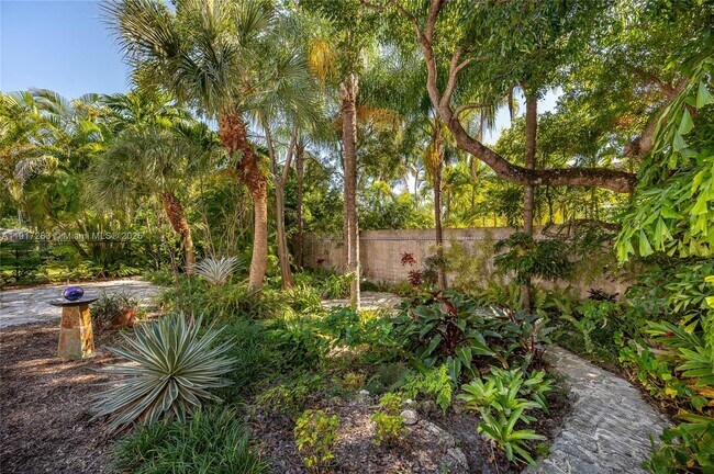 Building Photo - 3240 Morris Ln