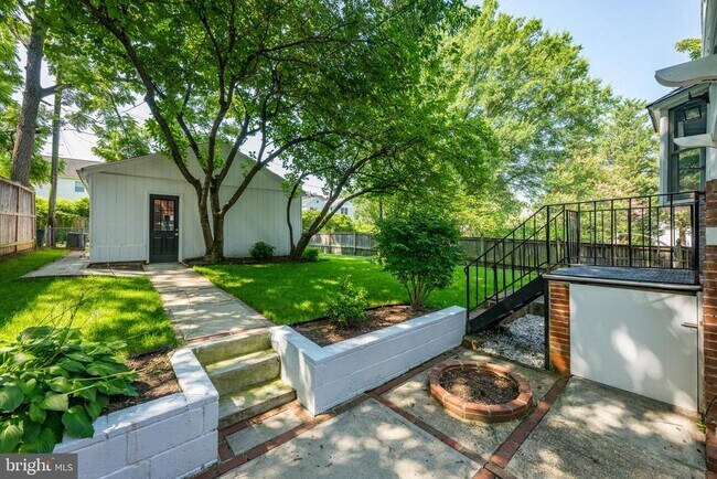 Building Photo - 4714 Upton St NW