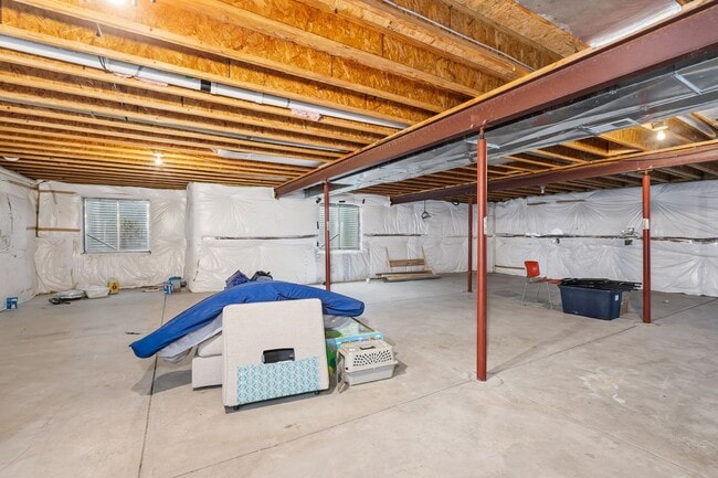Building Photo - Stylish living in this modern 3 bed 2 bath...