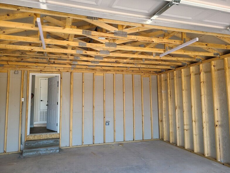 Building Photo - 117 Cordell Oaks Blvd