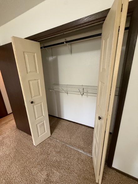 Building Photo - 716 Great Plains Ct