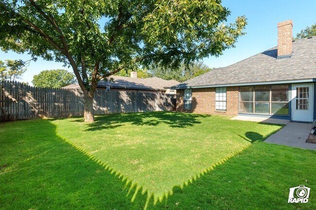 Building Photo - 4911 Sherwood Dr