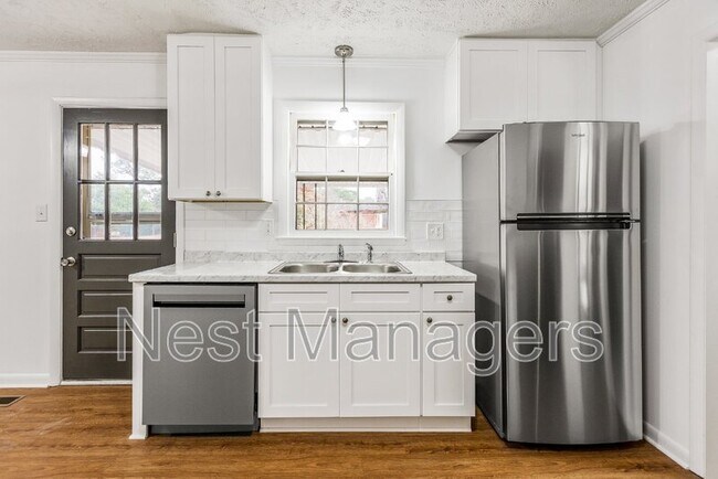 Building Photo - 909 Kaywood Dr