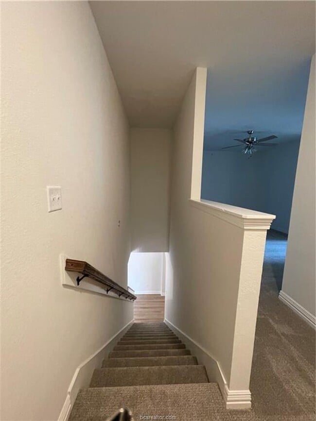 Building Photo - Townhome for lease Available 7/6/2026