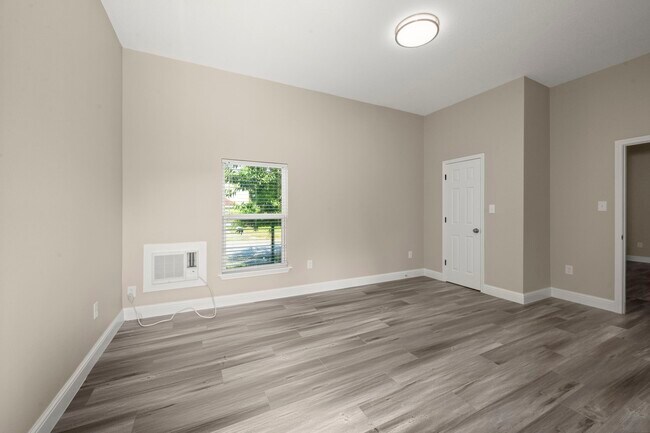 Building Photo - 4902 McKinney St