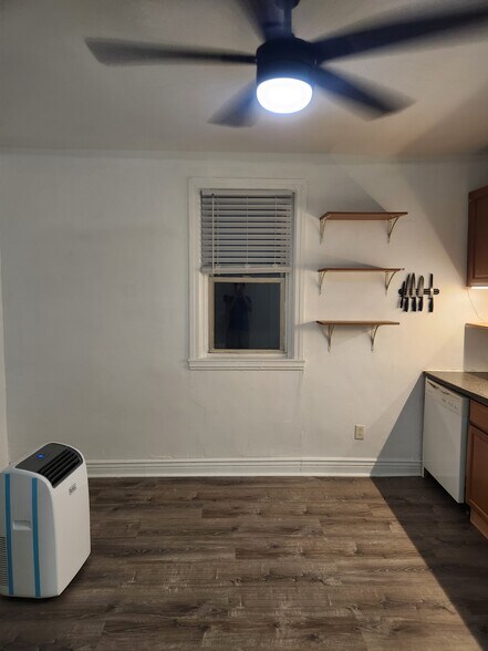 Building Photo - 4531 Springfield Ave