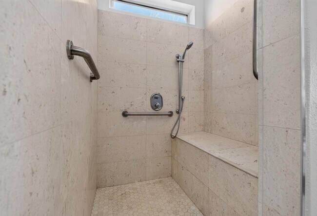 Building Photo - 60440 Juniper Ln